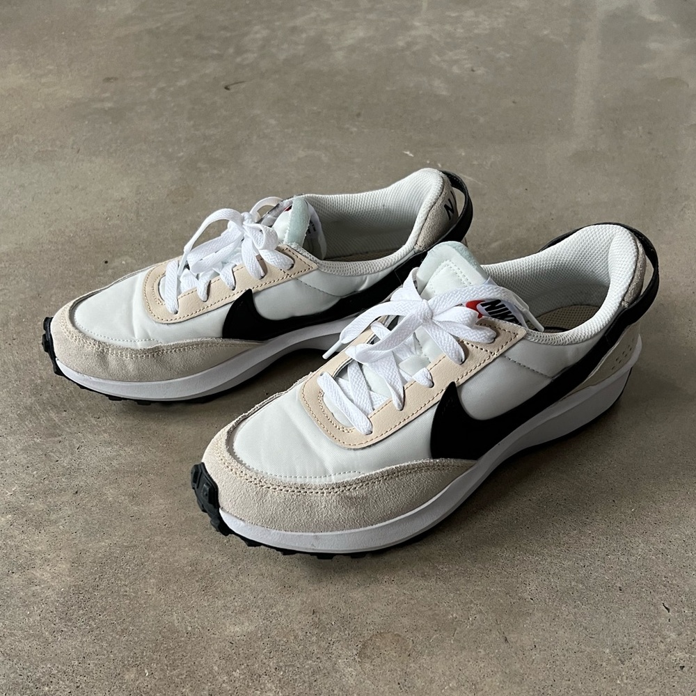 Nike Waffle Debut Size 9
